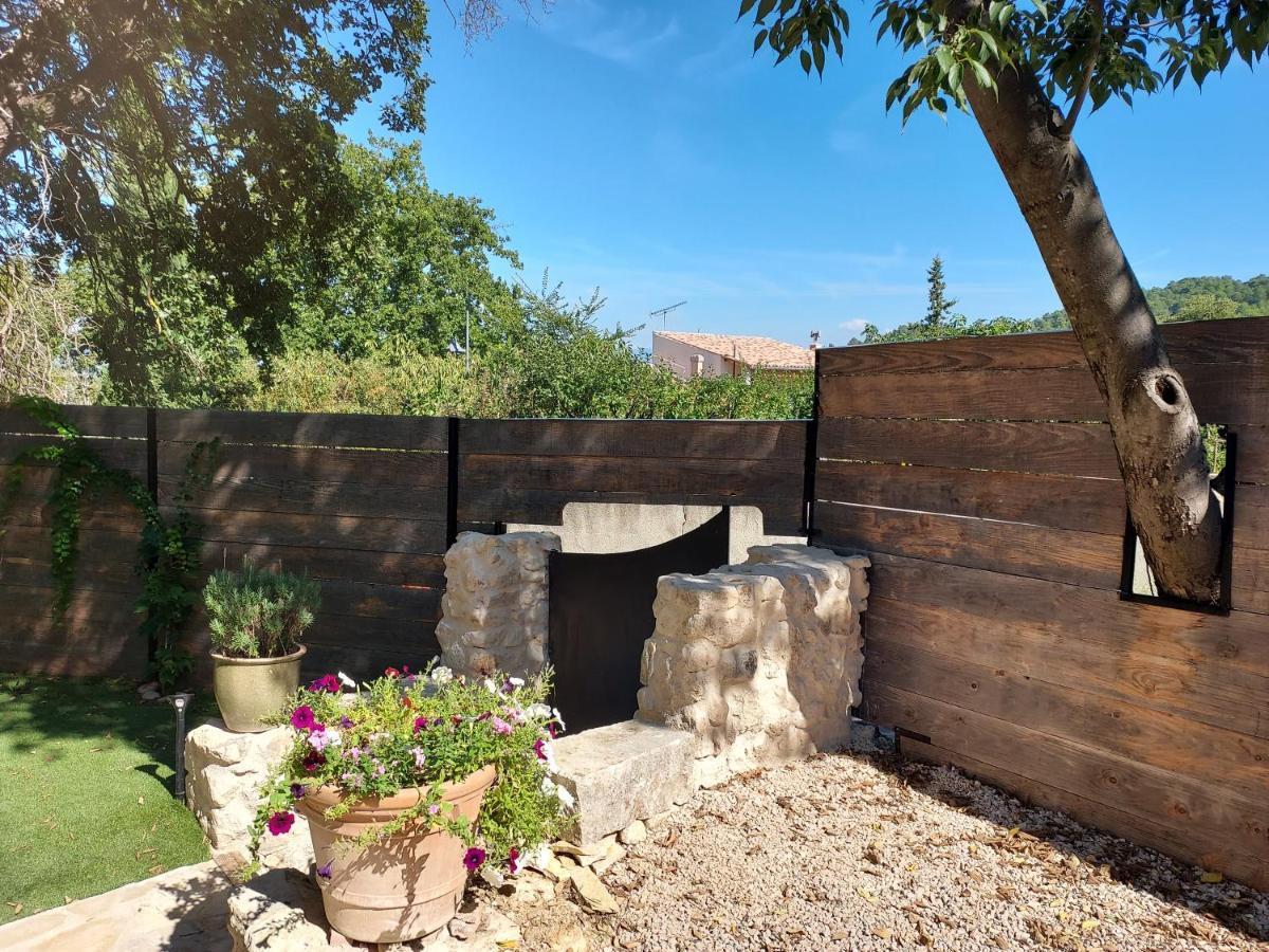 Gite La Quille - Maison De Hameau En Provence Pour 4 Personnes Avec Jardin Privatif Vila Le Puy-Sainte-Réparade Exterior foto